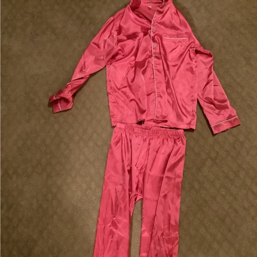 Pink satin polyester pajama set